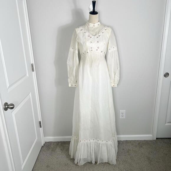 Dresses & Skirts - Vintage 1970's Wedding Dress White Pink Rose Details Prairie Cottage Modest